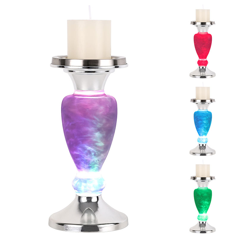 キャンドル付き曇り夜の光