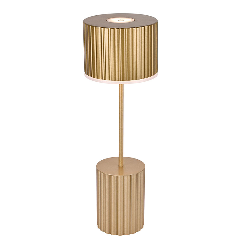 金属製のシェードの小さなテーブルランプ、バッテリー付き